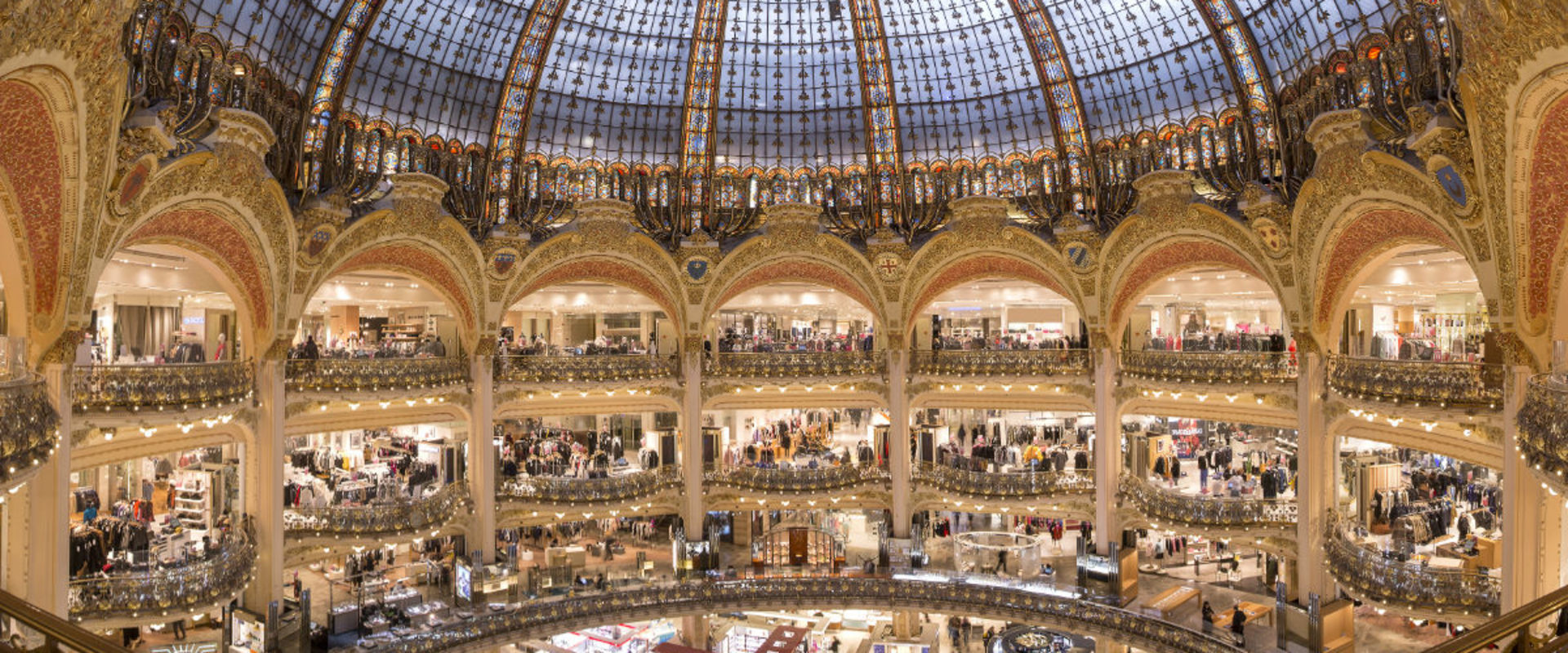 À la découverte du grand magasin historique des Galeries Lafayette Haussmann